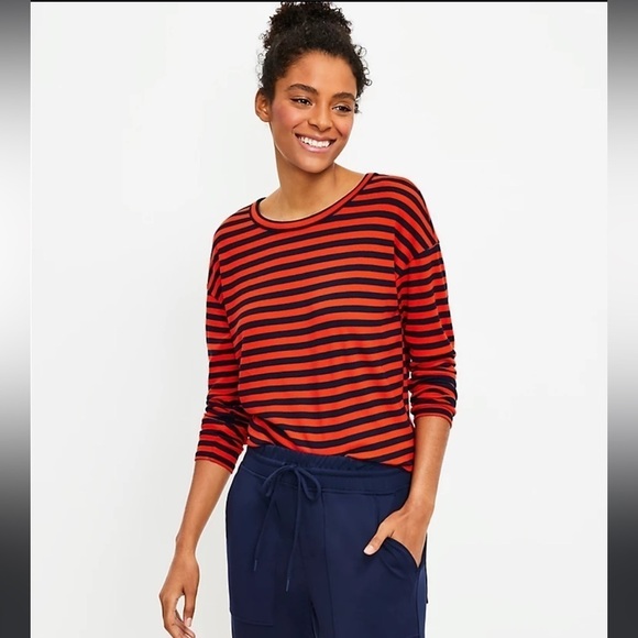 Lou & Grey Stripe Ribbed Signaturesoft Jersey Shirttail Top | Red Navy | Small - Picture 1 of 6